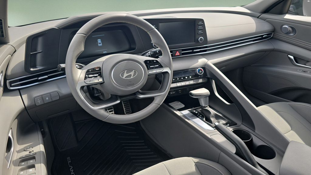 Certified 2026 Hyundai Elantra Sport FWD image 18