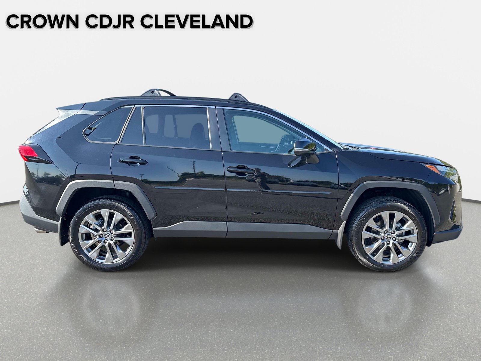Used 2025 Toyota RAV4 XLE Premium w/ Weather Package AWD/4WD image 4