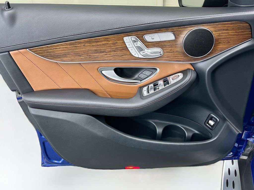 Used 2023 Mercedes-Benz GLC 300 4MATIC Coupe image 22