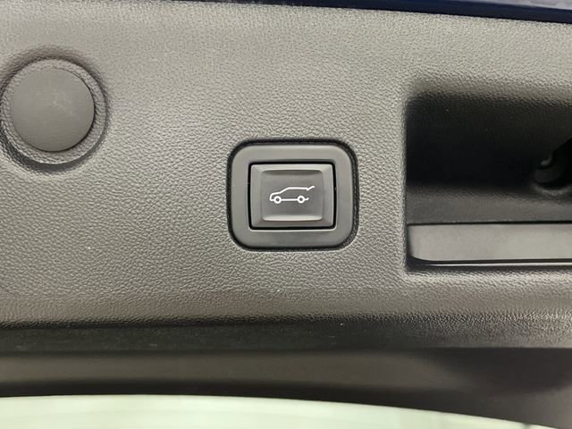 Used 2023 Chevrolet Equinox RS w/ RS Leather Package image 17