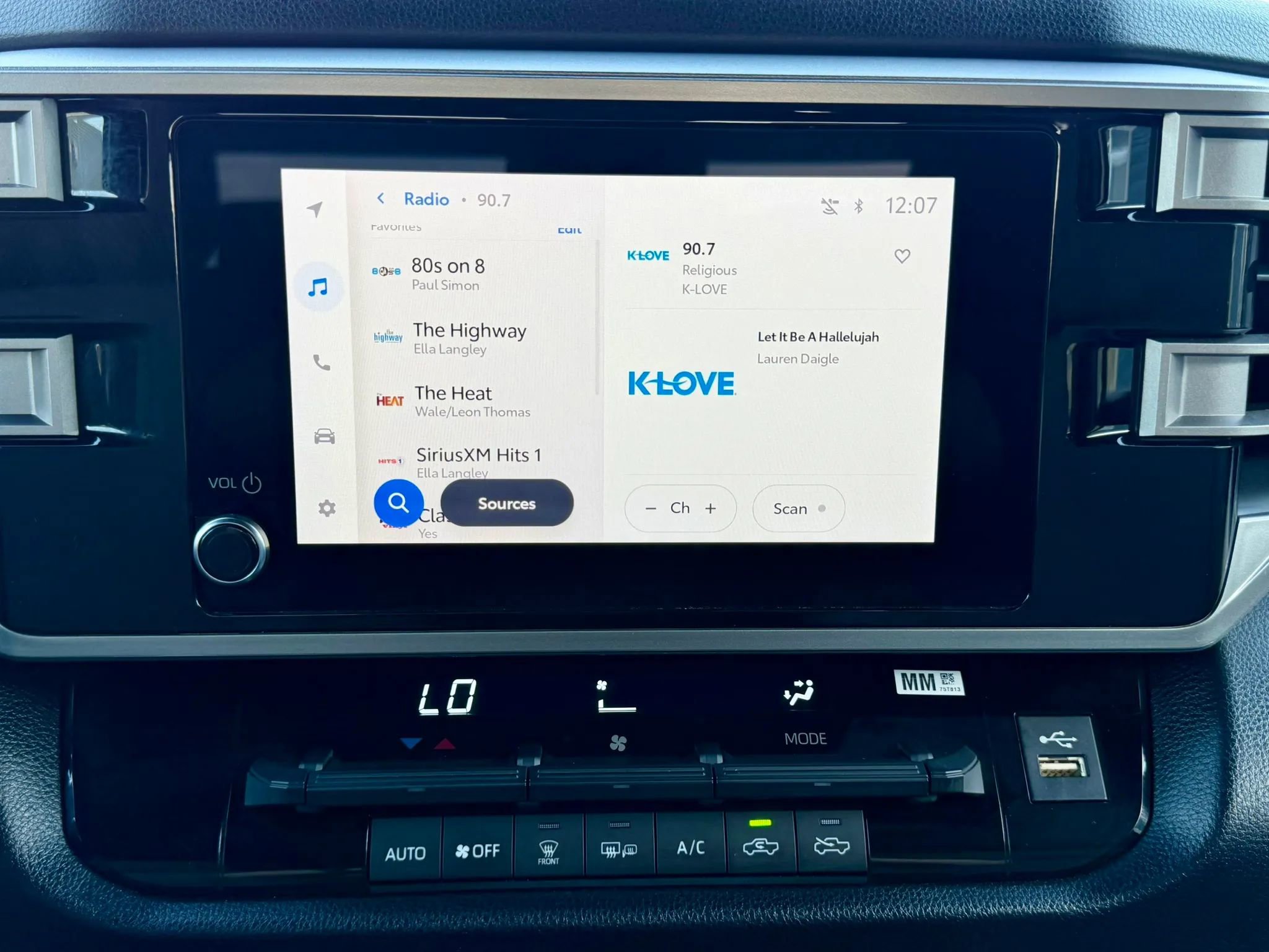 Used 2025 Toyota Tundra SR5 w/ SR5 Convenience Package image 25