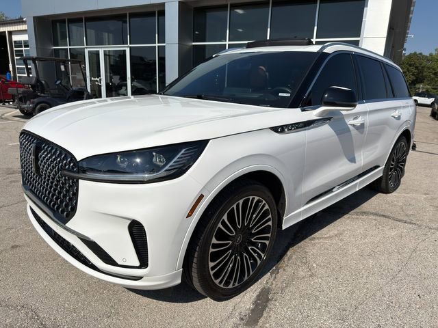 Used 2025 Lincoln Aviator Black Label image 3