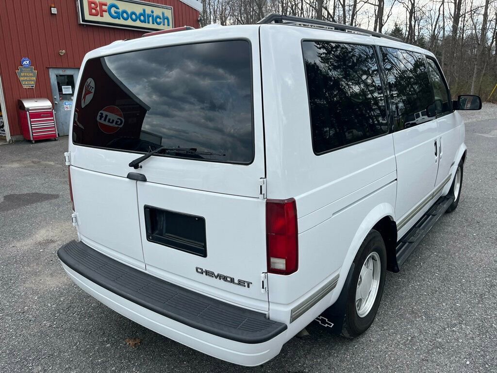 Used 1996 Chevrolet Astro Passenger image 3