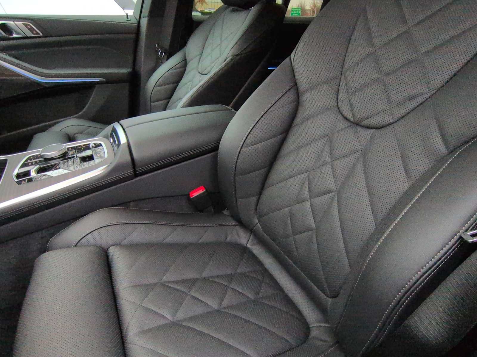 Used 2026 BMW X5 xDrive50e w/ M Sport Package AWD/4WD image 17