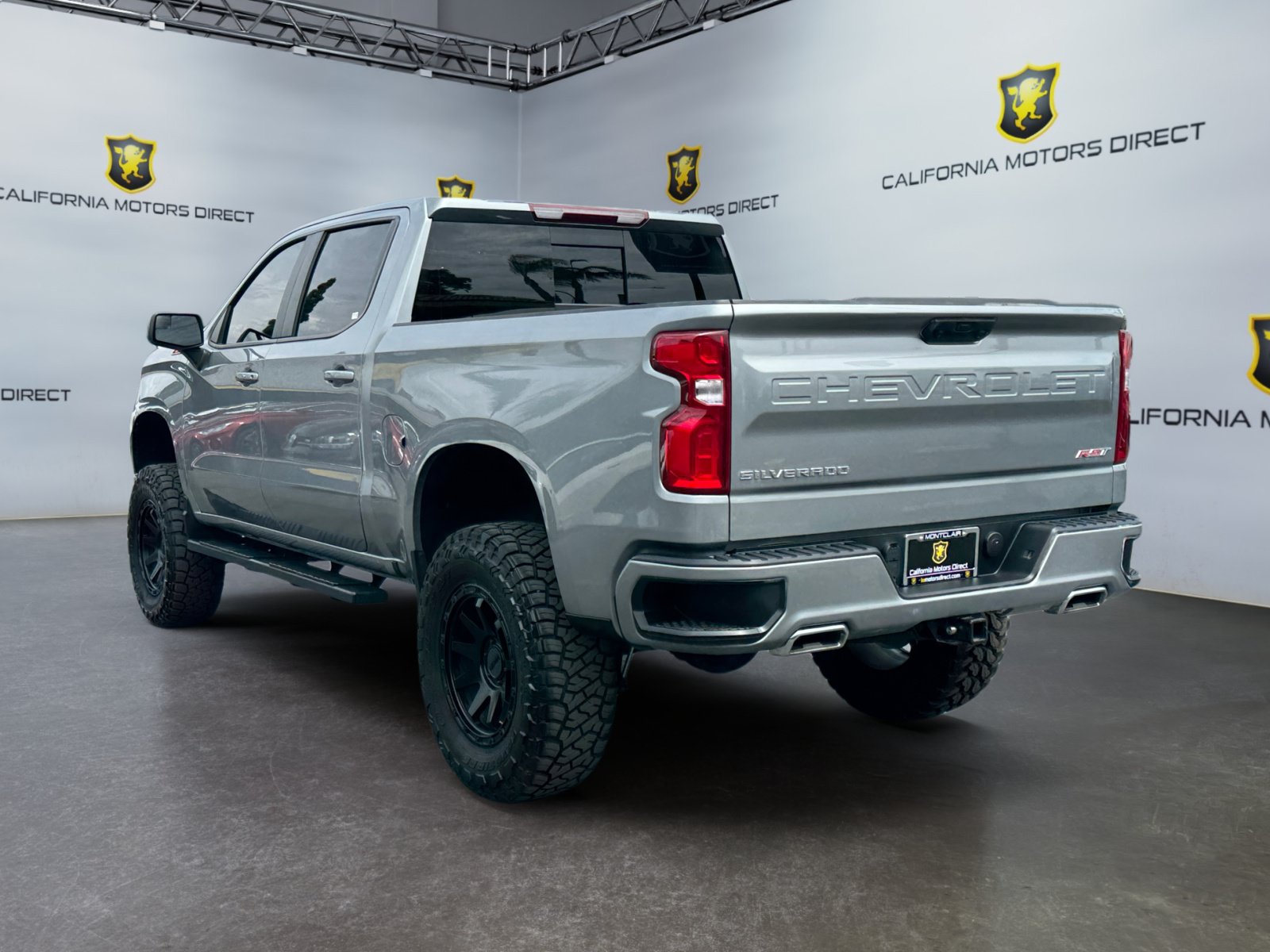 Used 2025 Chevrolet Silverado 1500 RST w/ Convenience Package II AWD/4WD image 3