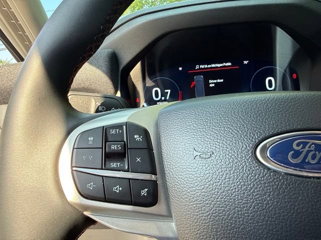 Used 2025 Ford Explorer Active AWD/4WD image 26