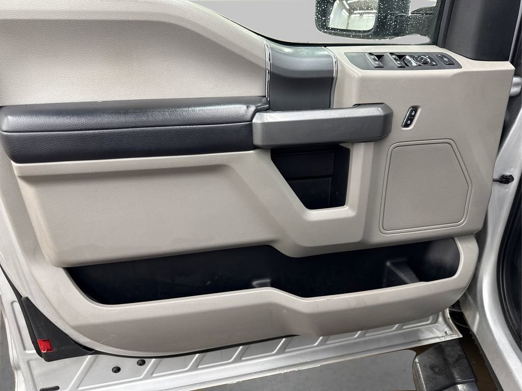 Used 2017 Ford F250 XLT w/ XLT Premium Package image 21