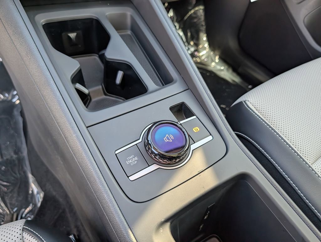 New 2025 Volkswagen Tiguan SE image 12