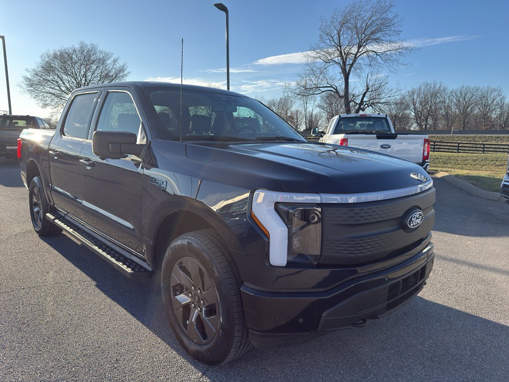 Used 2024 Ford F150 Lightning Flash AWD/4WD image 3