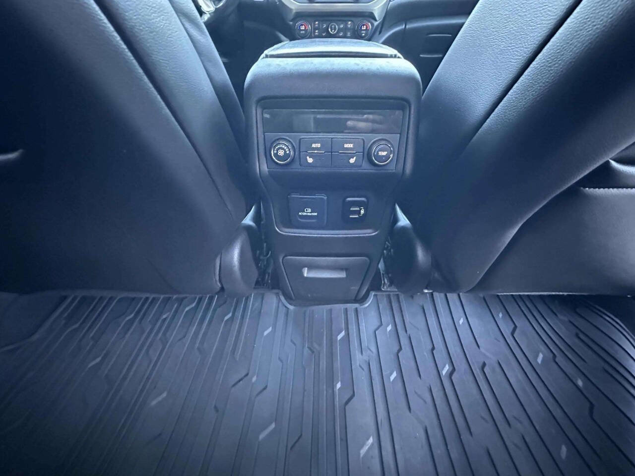 Used 2017 GMC Acadia Denali w/ Technology Package image 30