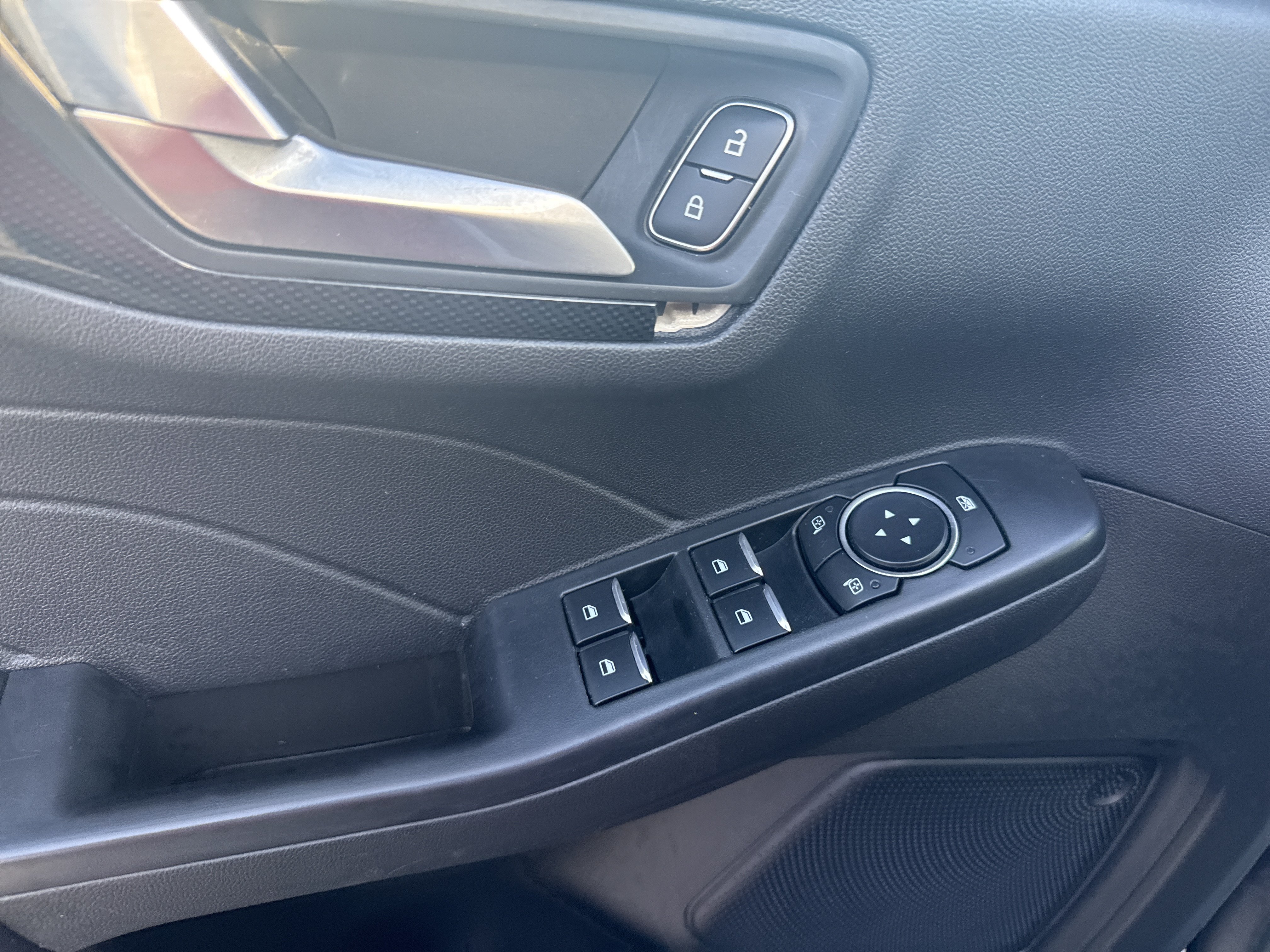 Used 2025 Ford Escape ST-Line Select AWD/4WD image 17
