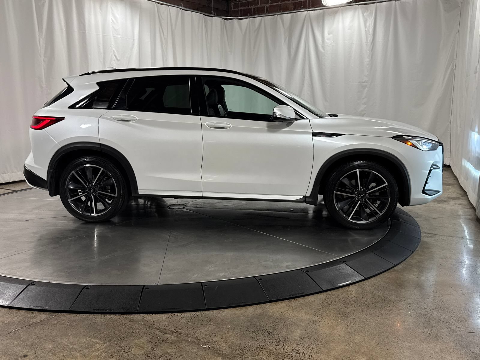 Certified 2023 INFINITI QX50 Sport AWD/4WD image 9