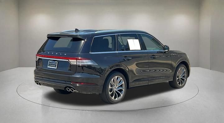 Certified 2023 Lincoln Aviator Grand Touring w/ Elements Package Plus AWD/4WD image 5