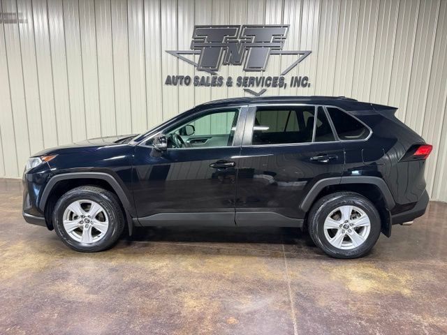 Used 2021 Toyota RAV4 XLE w/ Convenience Package AWD/4WD image 3
