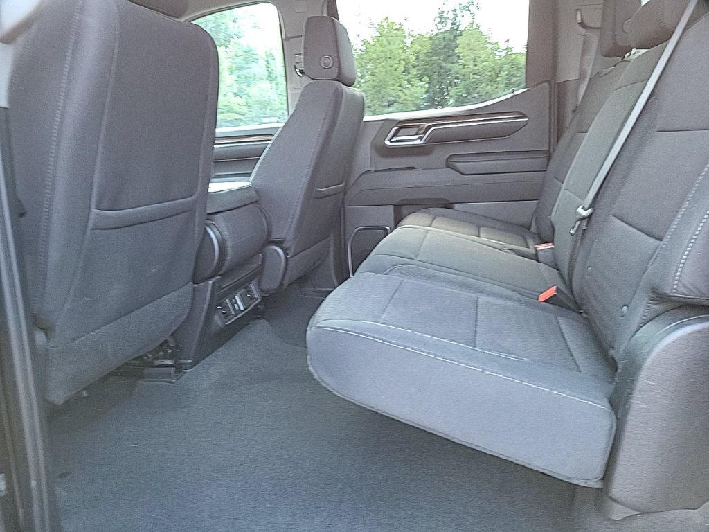 Used 2024 Chevrolet Silverado 1500 LT AWD/4WD image 12