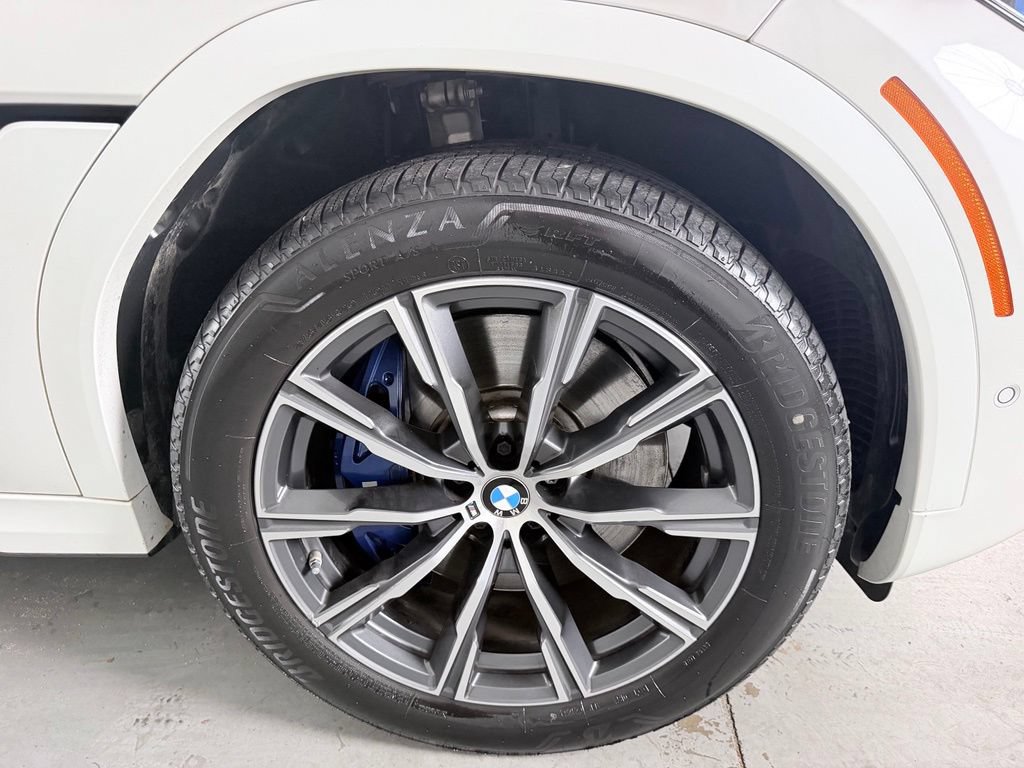 Used 2022 BMW X6 M50i w/ Executive Package AWD/4WD image 4