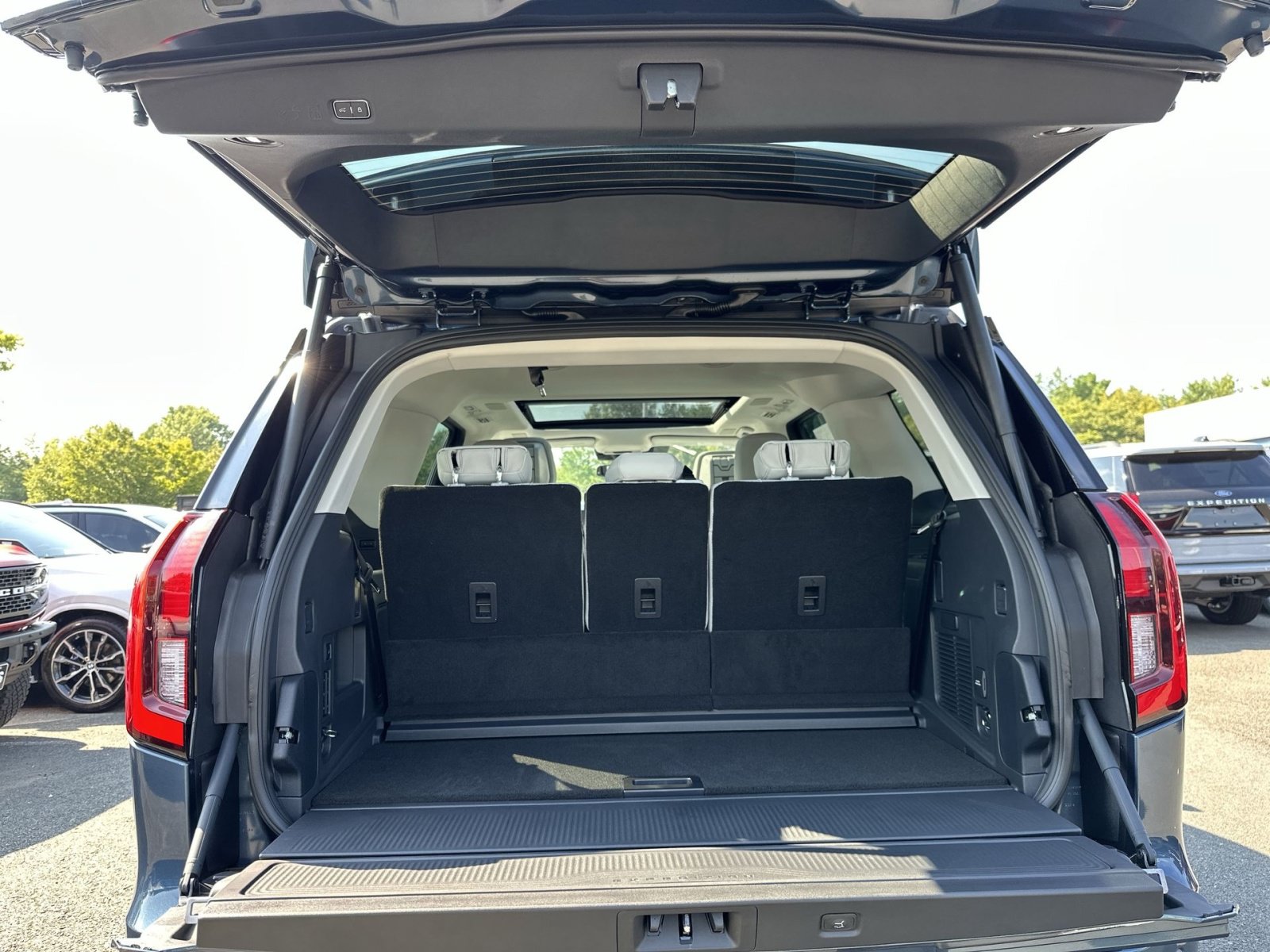 New 2027 Ford Expedition Platinum w/ Driver's Package AWD/4WD image 28