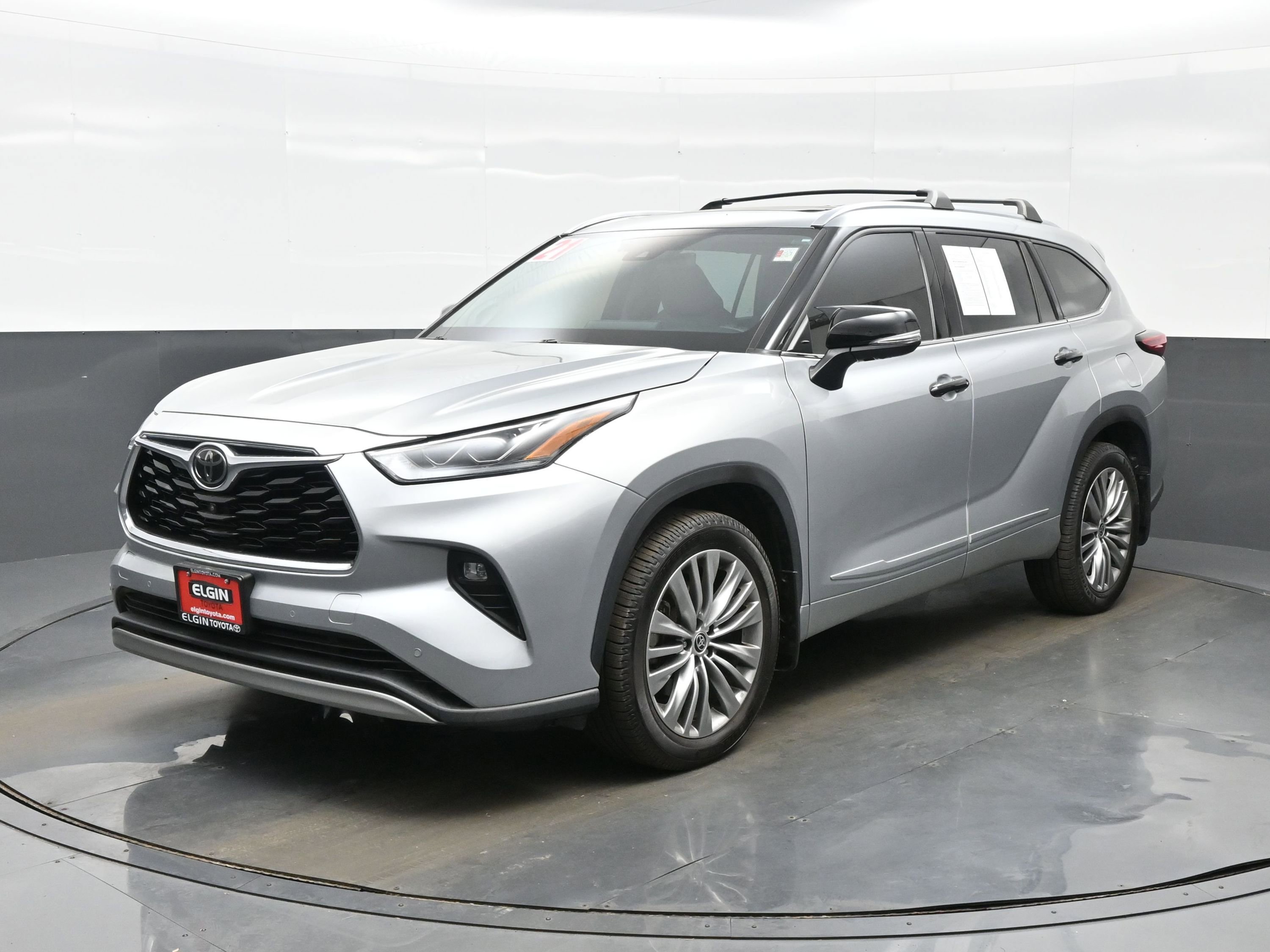 Used 2021 Toyota Highlander Platinum AWD/4WD image 2