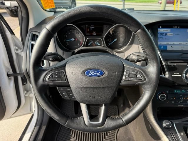 Used 2016 Ford Focus Titanium FWD image 17