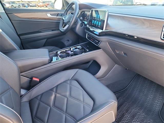 New 2025 Volkswagen Atlas SE image 16