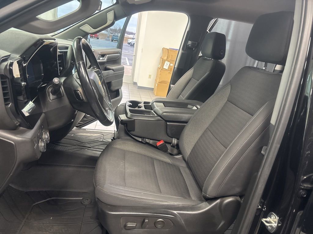 Used 2022 Chevrolet Silverado 1500 LT AWD/4WD image 25