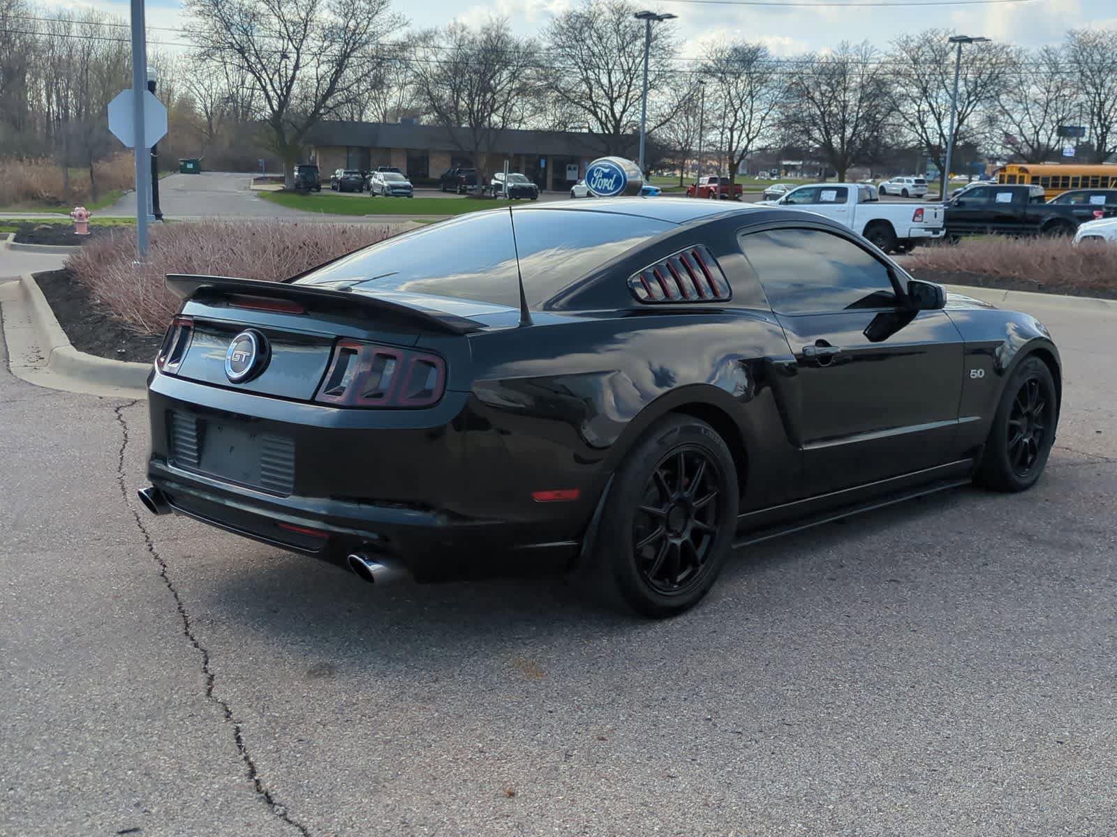 Used 2013 Ford Mustang GT Premium w/ Comfort Pkg image 8