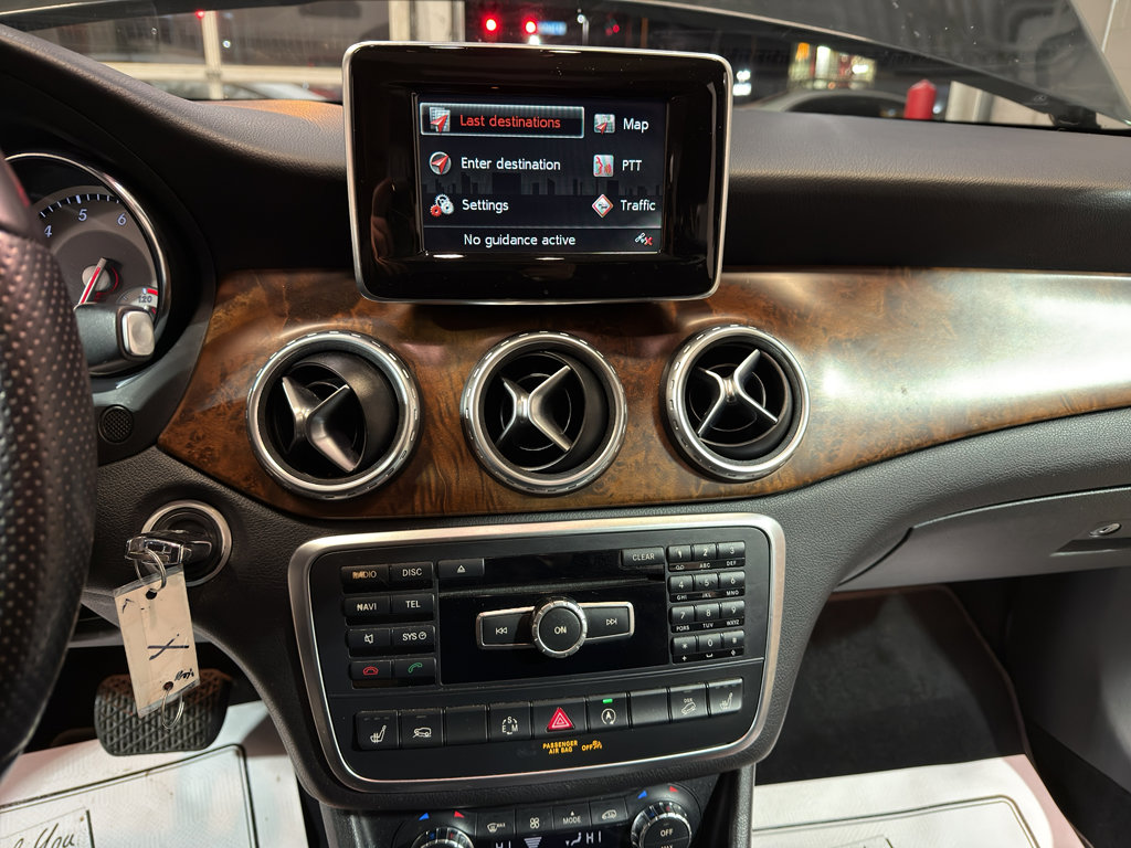 Used 2015 Mercedes-Benz GLA 250 4MATIC image 18