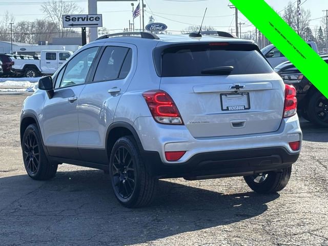Used 2022 Chevrolet Trax LT w/ Sport Edition image 2