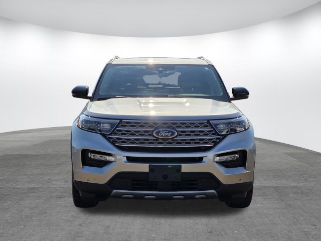 Certified 2024 Ford Explorer Limited w/ Limited Technology Package RWD image 2
