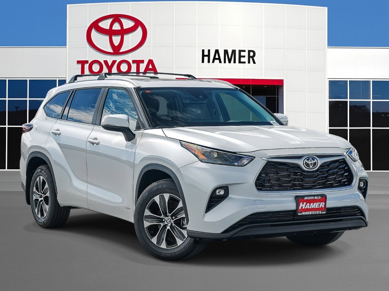 New 2026 Toyota Highlander XLE image 1
