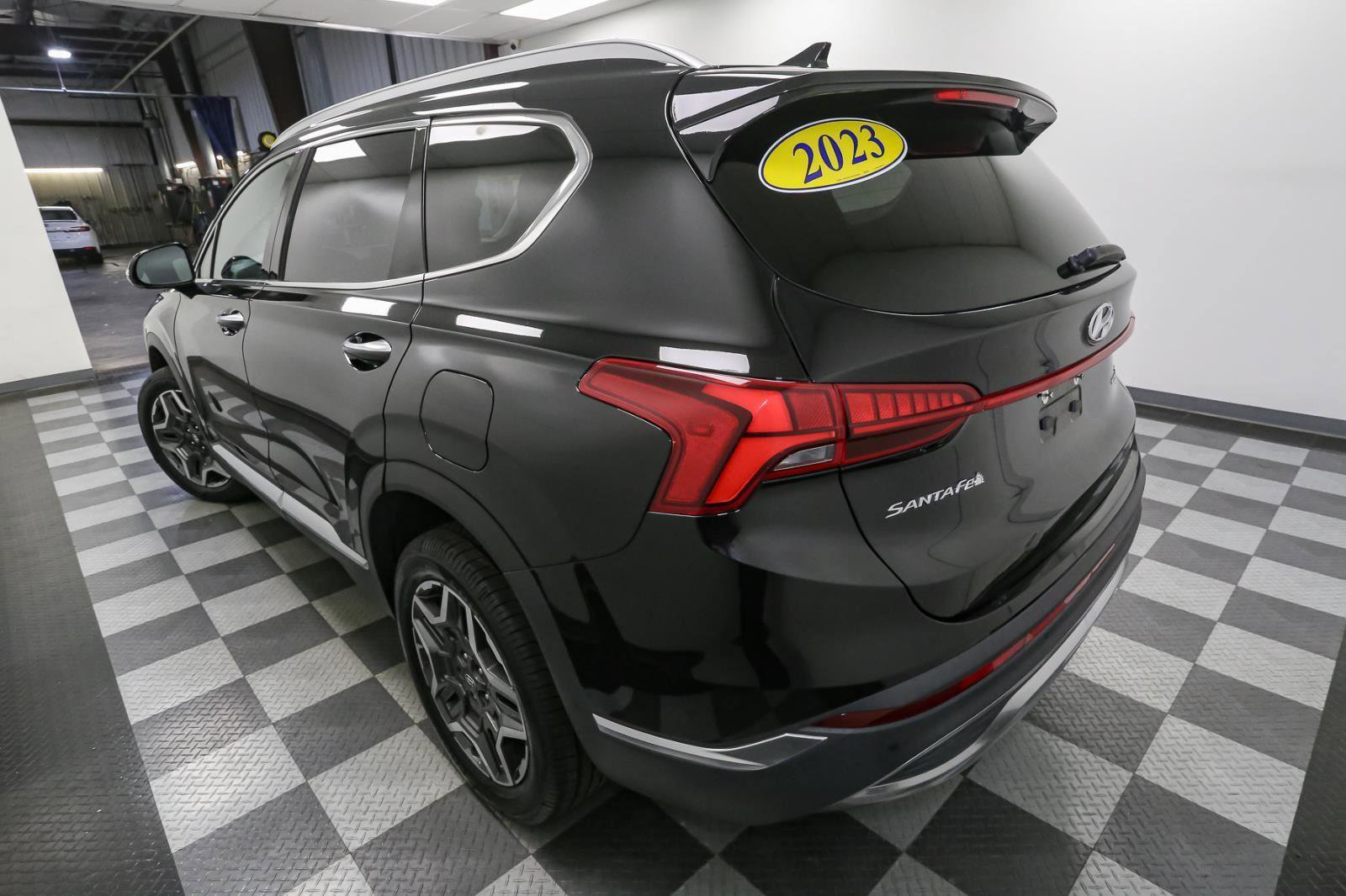 Used 2023 Hyundai Santa Fe Limited image 9