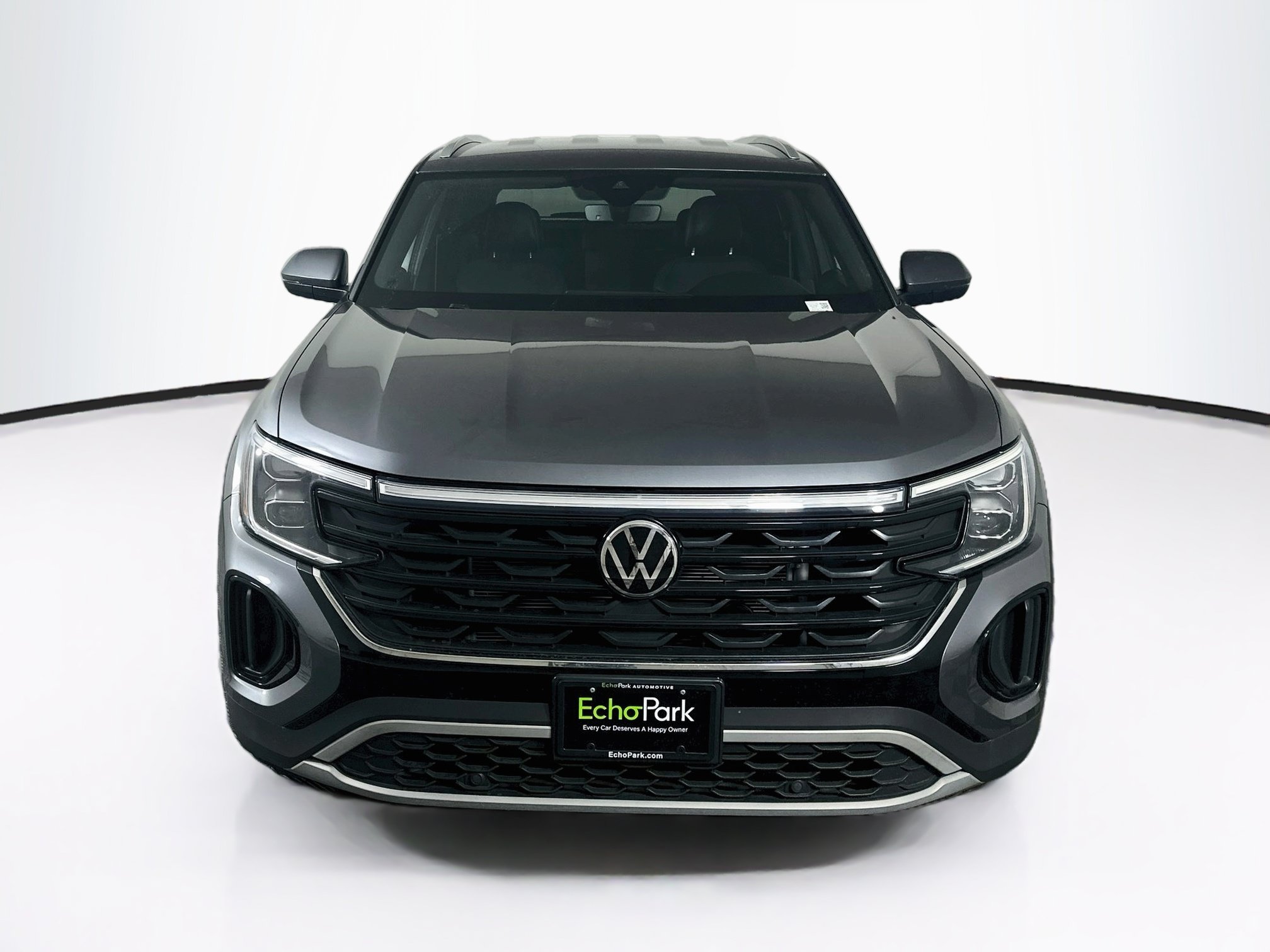 Used 2024 Volkswagen Atlas Cross Sport SE FWD image 2