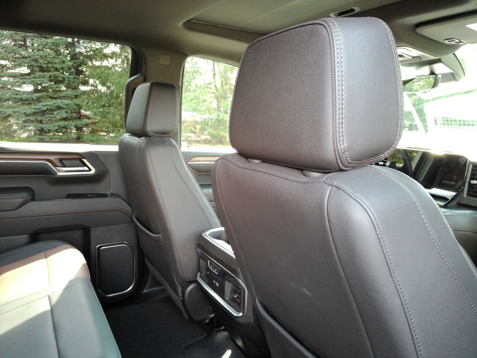 Certified 2023 Chevrolet Silverado 1500 High Country w/ Technology Package AWD/4WD image 18