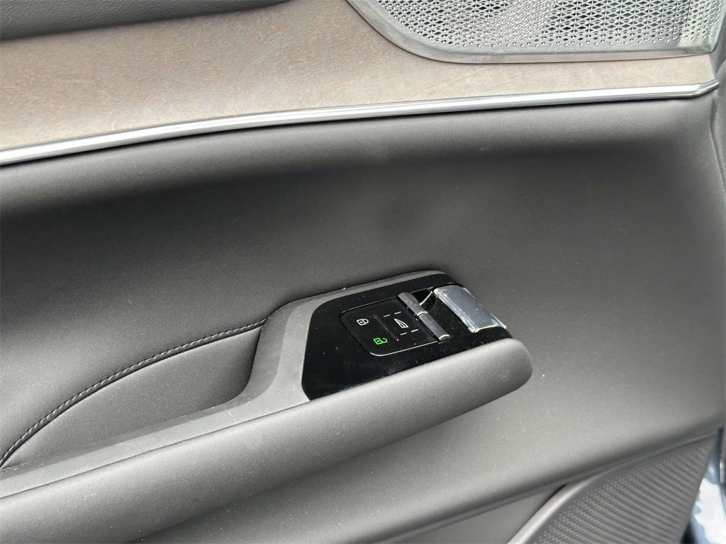 New 2025 Volvo EX90 Ultra image 16