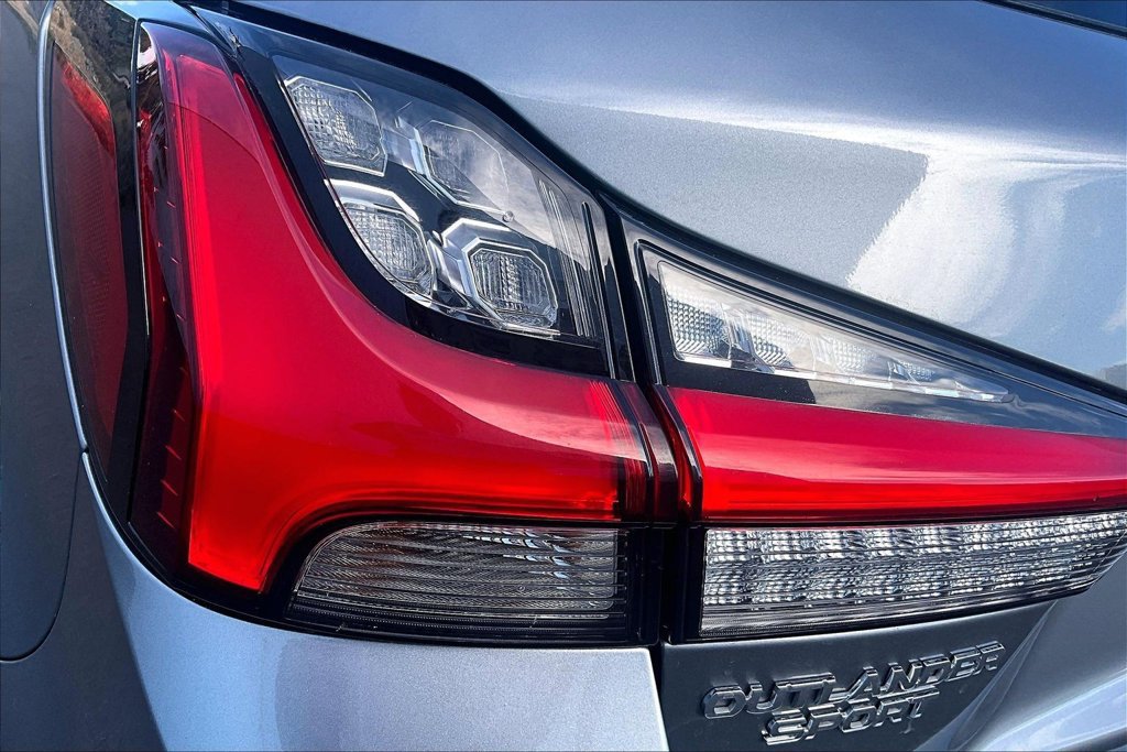 Used 2025 Mitsubishi Outlander Sport SE AWD/4WD image 29
