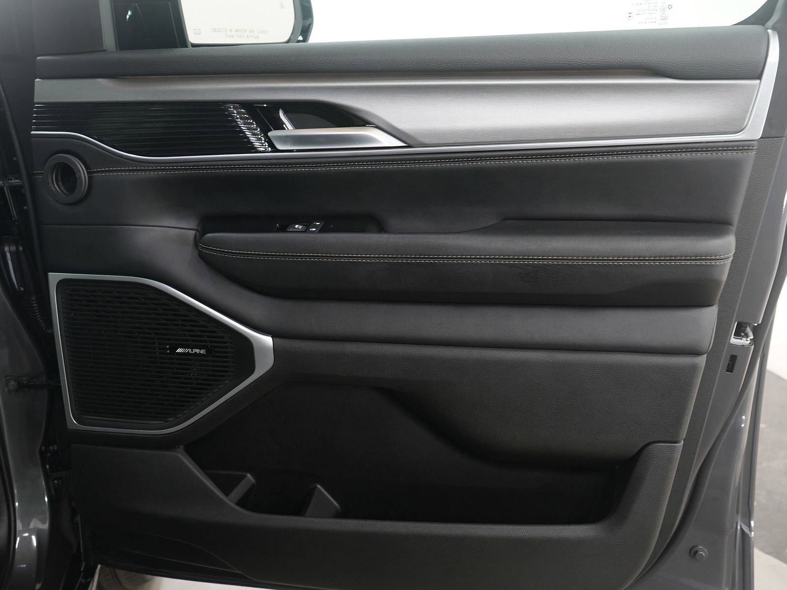 Used 2024 Jeep Wagoneer Series II image 11