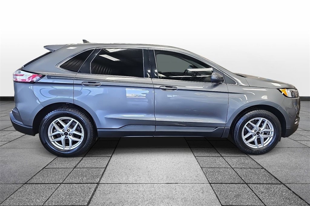 Used 2024 Ford Edge SEL image 4