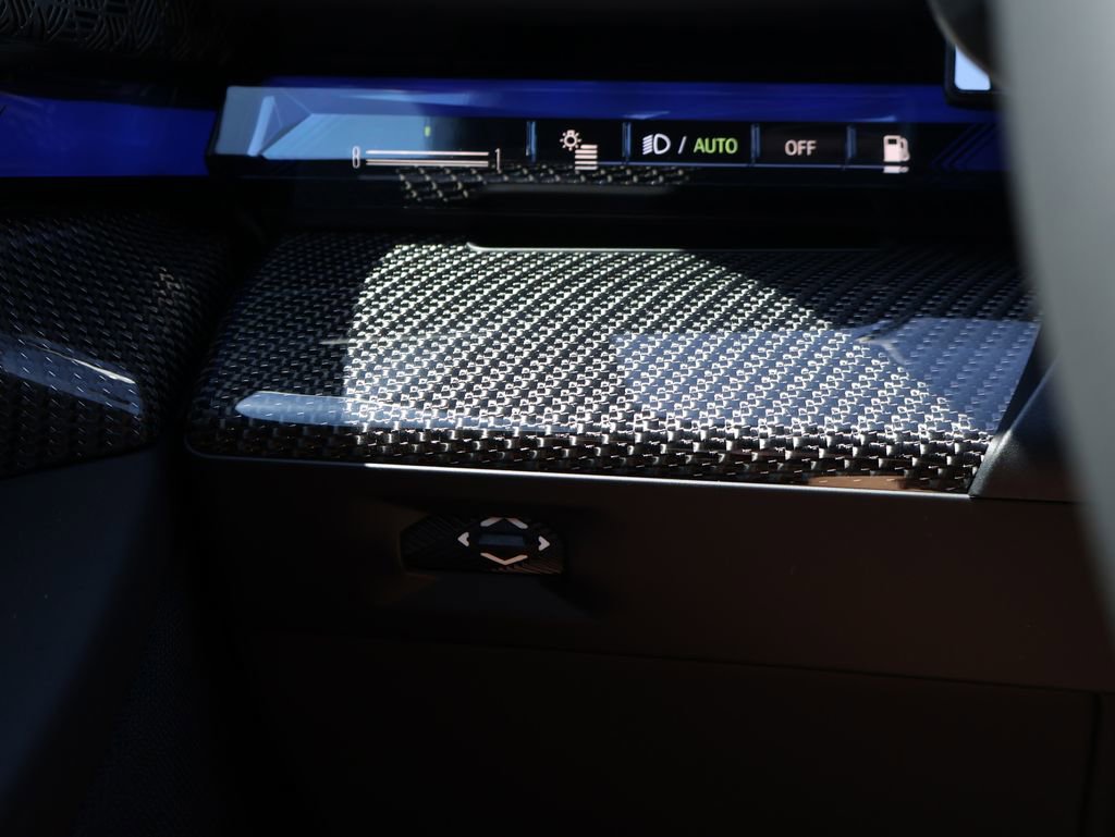 New 2026 BMW M5 w/ Executive Package image 40