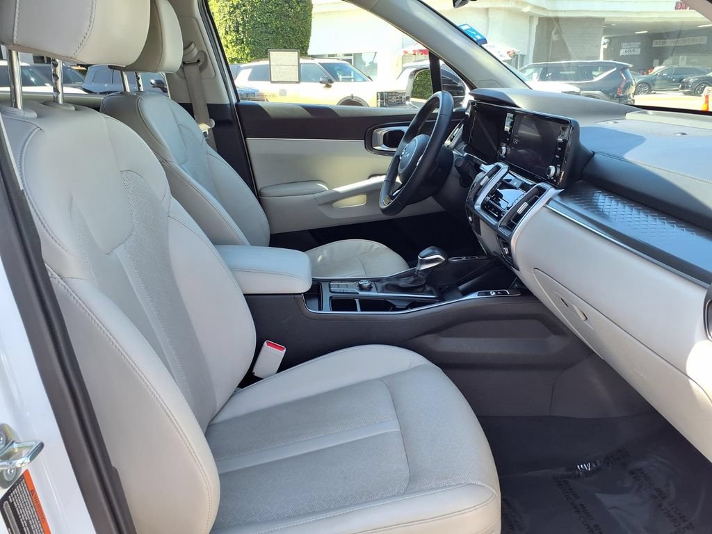 Certified 2023 Kia Sorento S w/ Panoramic Sunroof Package FWD image 9