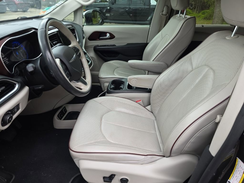Used 2020 Chrysler Pacifica Limited FWD image 10
