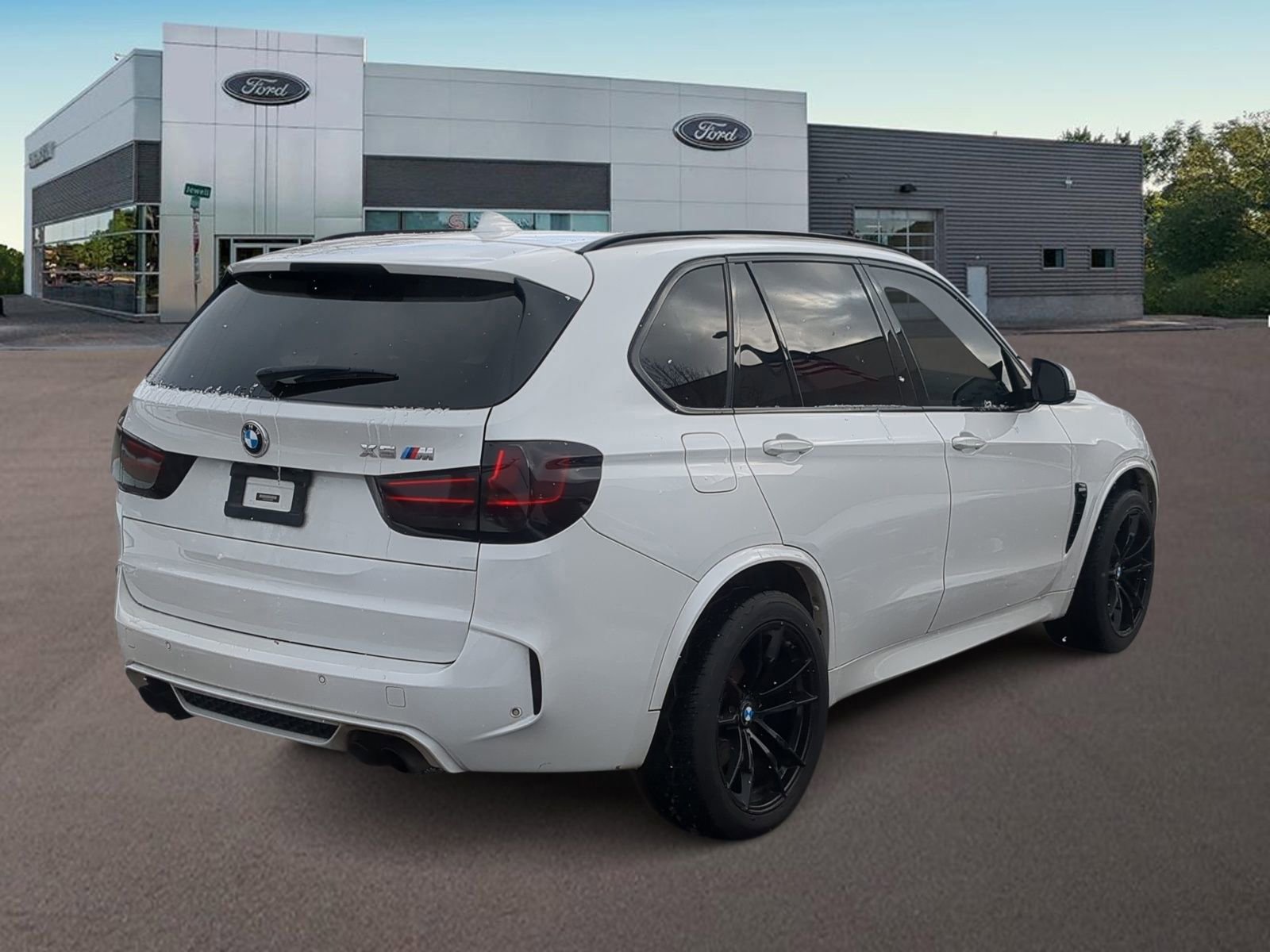 Used 2017 BMW X5 M image 11