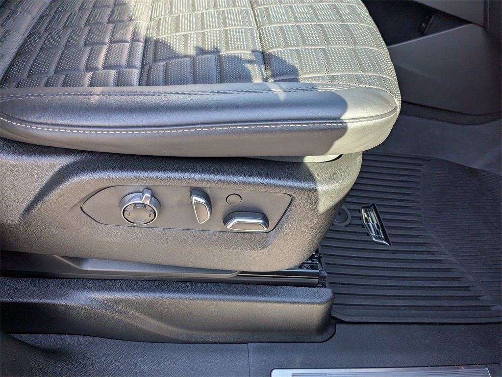 Certified 2025 Cadillac Escalade Premium Luxury Platinum image 32