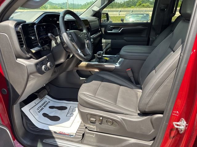 Used 2025 Chevrolet Silverado 1500 LT Trail Boss w/ Convenience Package II AWD/4WD image 20