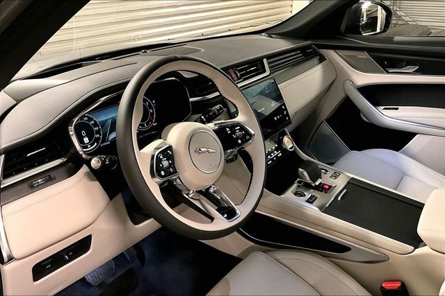 New 2026 Jaguar F-PACE R-Dynamic S image 7