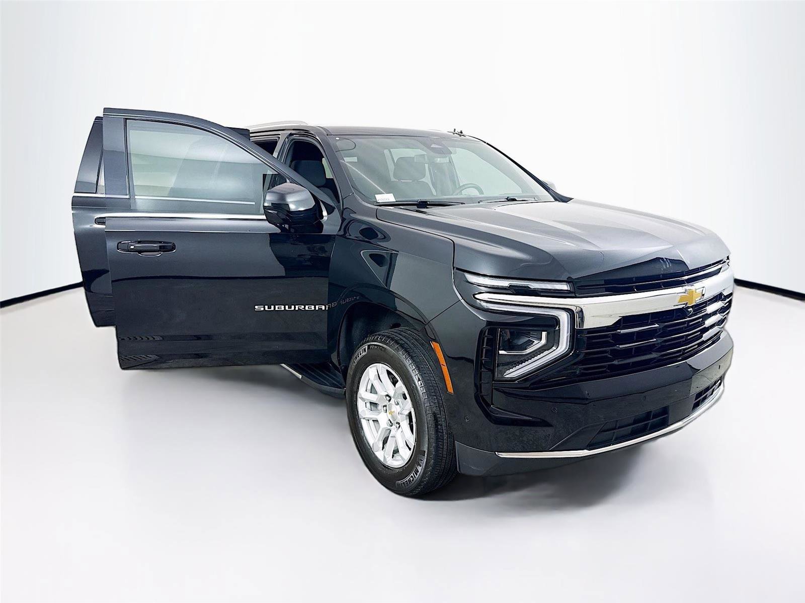 Used 2025 Chevrolet Suburban LS RWD image 36