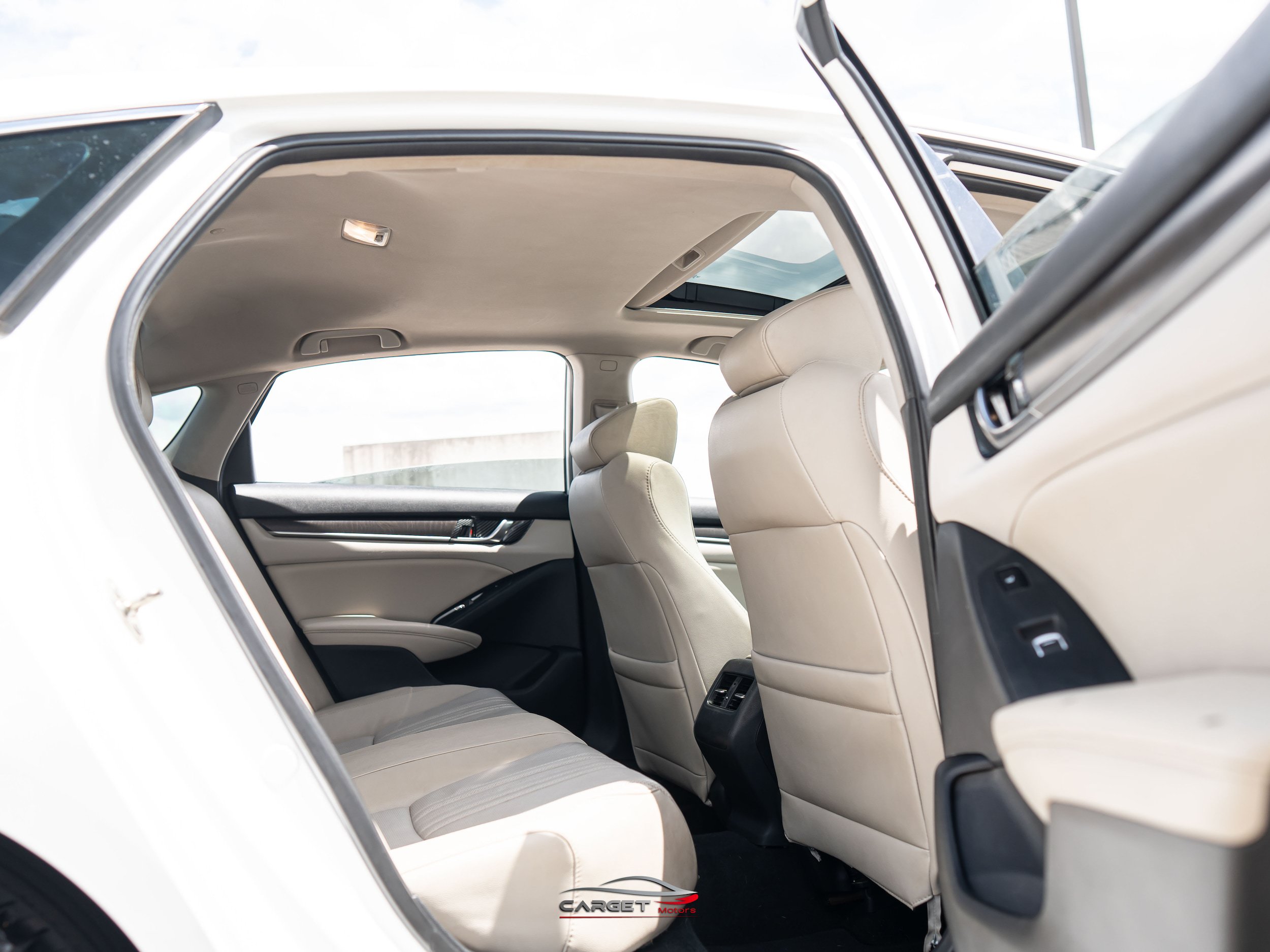 Used 2019 Honda Accord Touring image 17