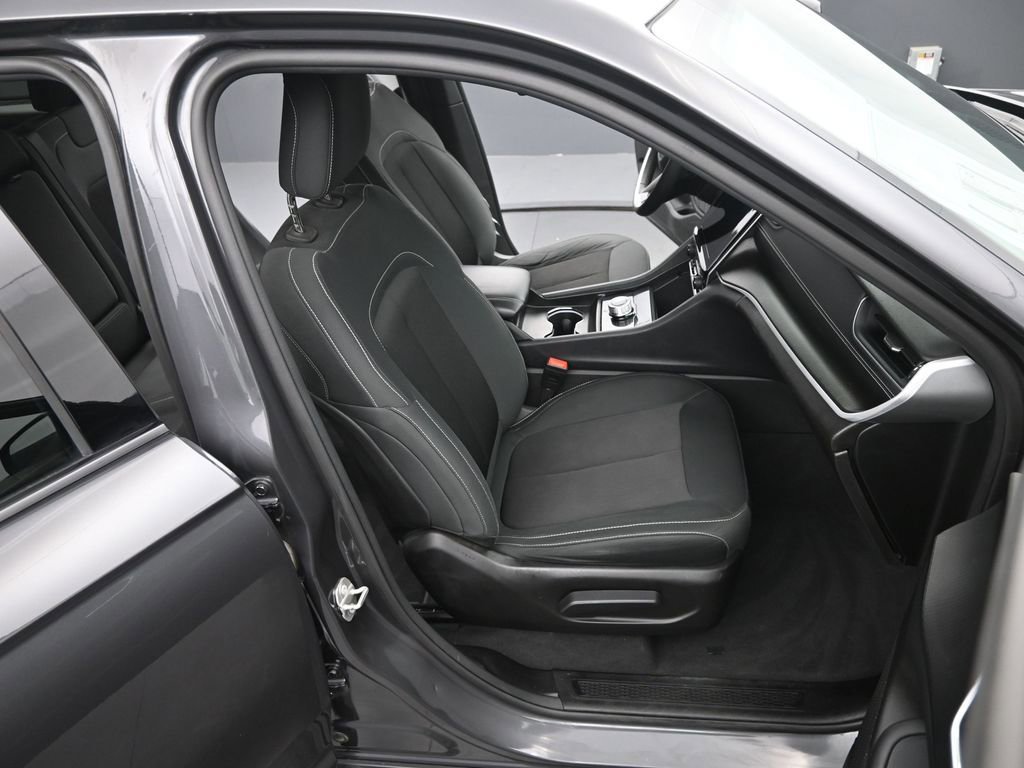 Used 2024 Jeep Grand Cherokee Laredo image 19