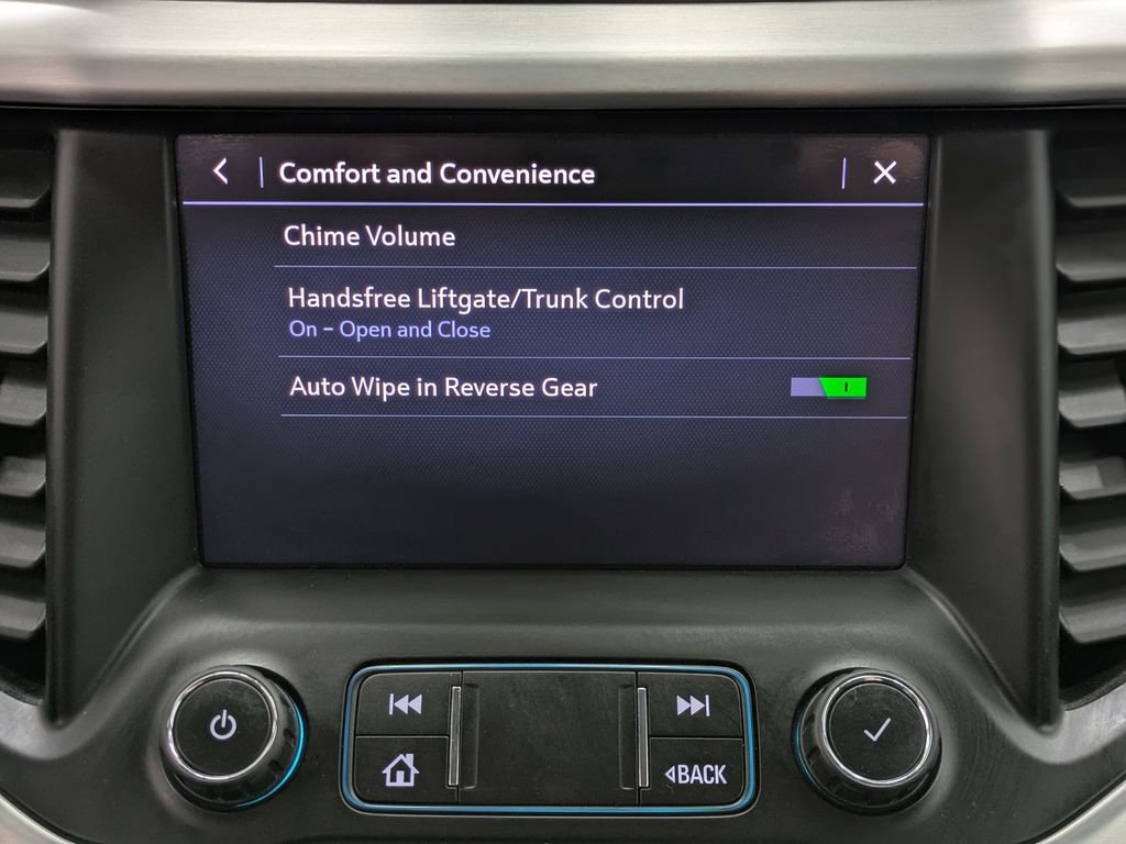 Used 2020 GMC Acadia SLT w/ LPO, Floor Liner Package AWD/4WD image 9