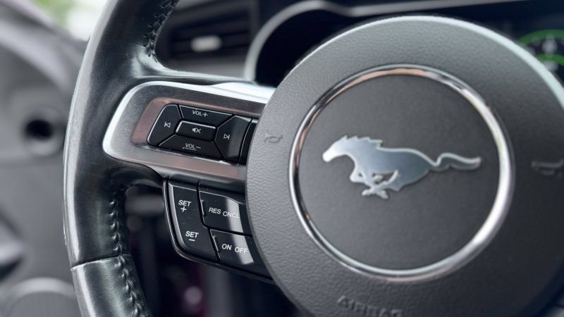 Used 2018 Ford Mustang GT Premium w/ GT Performance Package RWD image 14