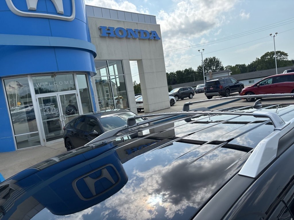 Used 2024 Nissan Pathfinder SL w/ Cargo Package image 11